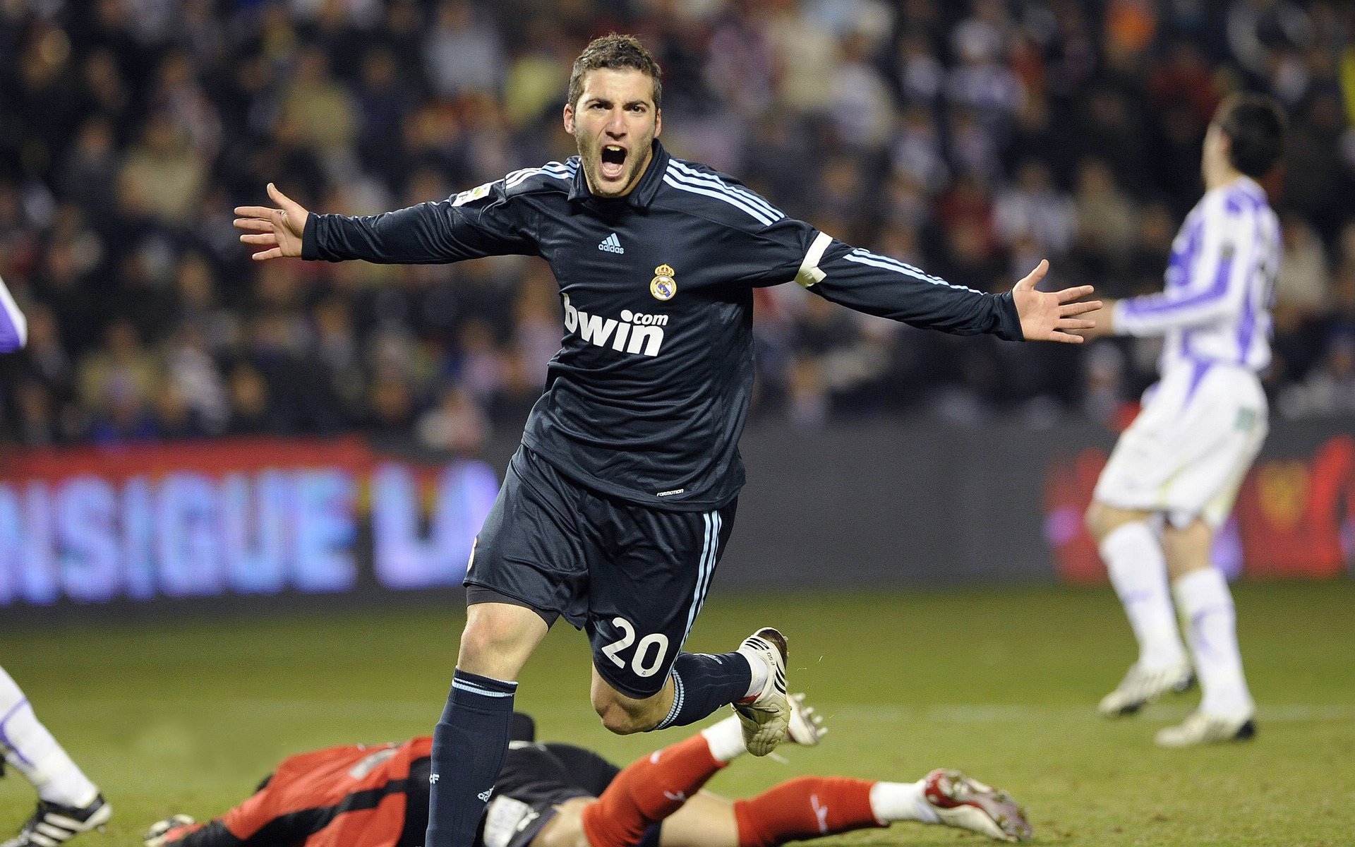 激烈电竞跨区对抗全面打响，电竞跨商行业是什么意思