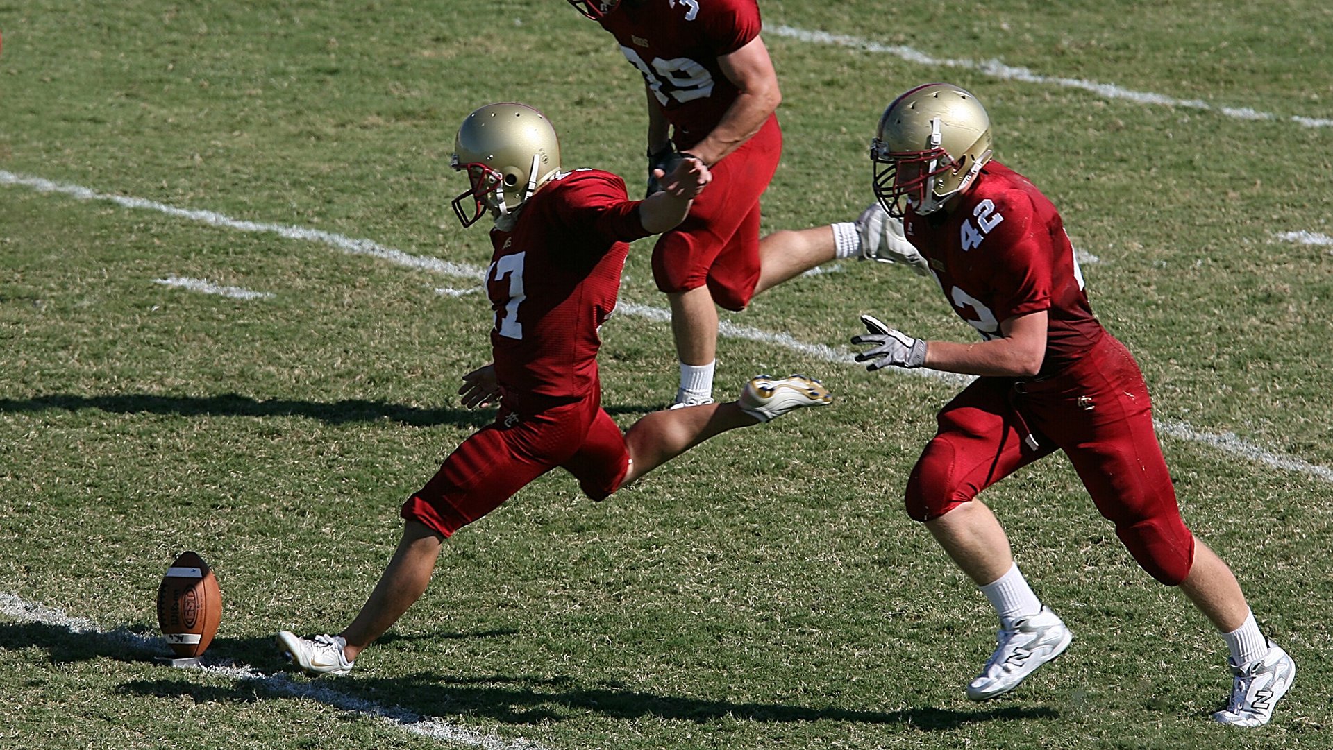 开云app下载-出发反应快，前50米抢占节奏，50米反应速度训练